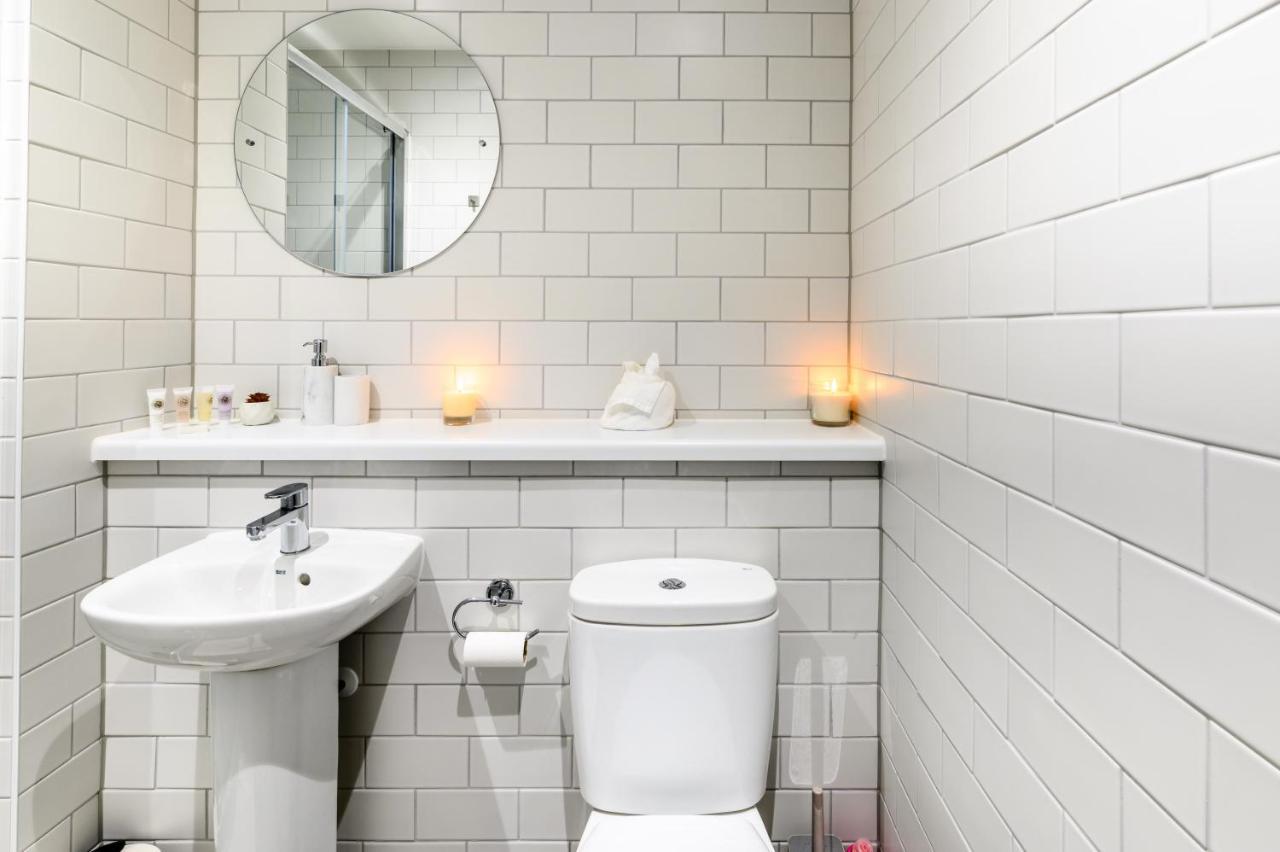 Comfy & Homely 2Bed Apartment - 5 Star Location Manchester Bagian luar foto