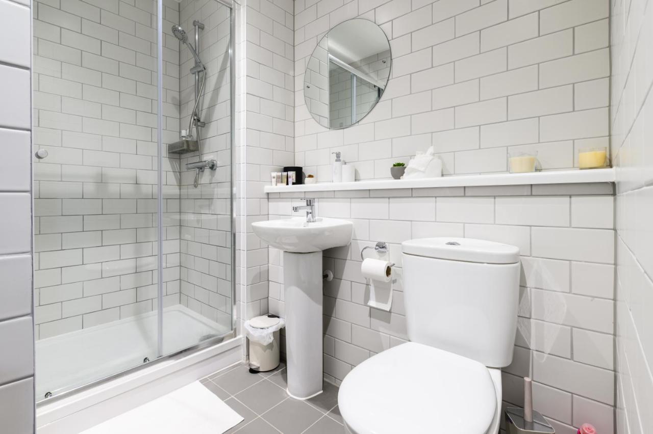 Comfy & Homely 2Bed Apartment - 5 Star Location Manchester Bagian luar foto